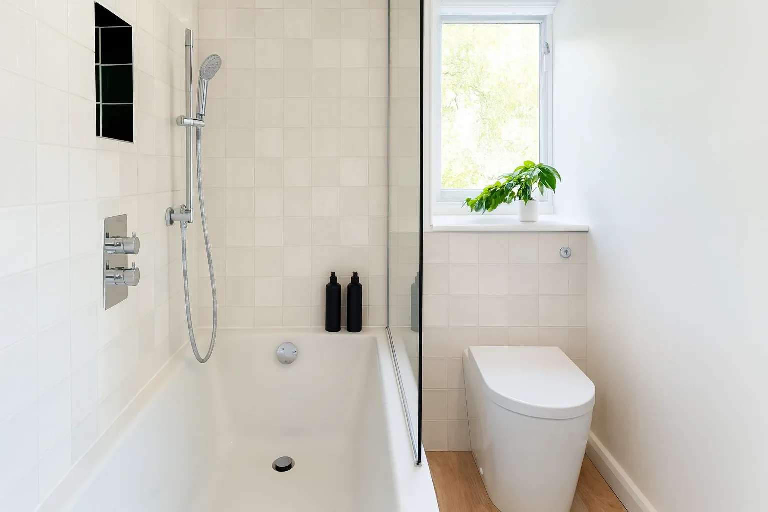 modern-white-tiled-bathroom